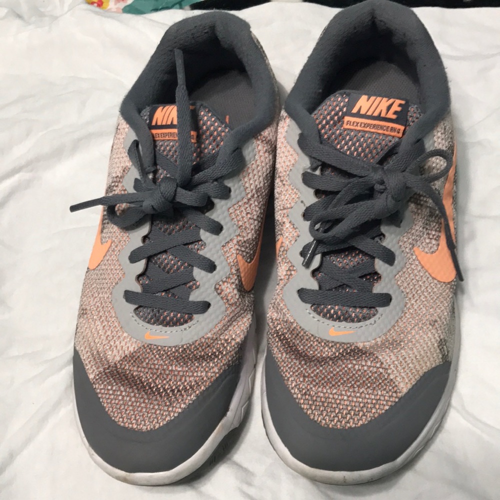 Nike Flex Experience shoes